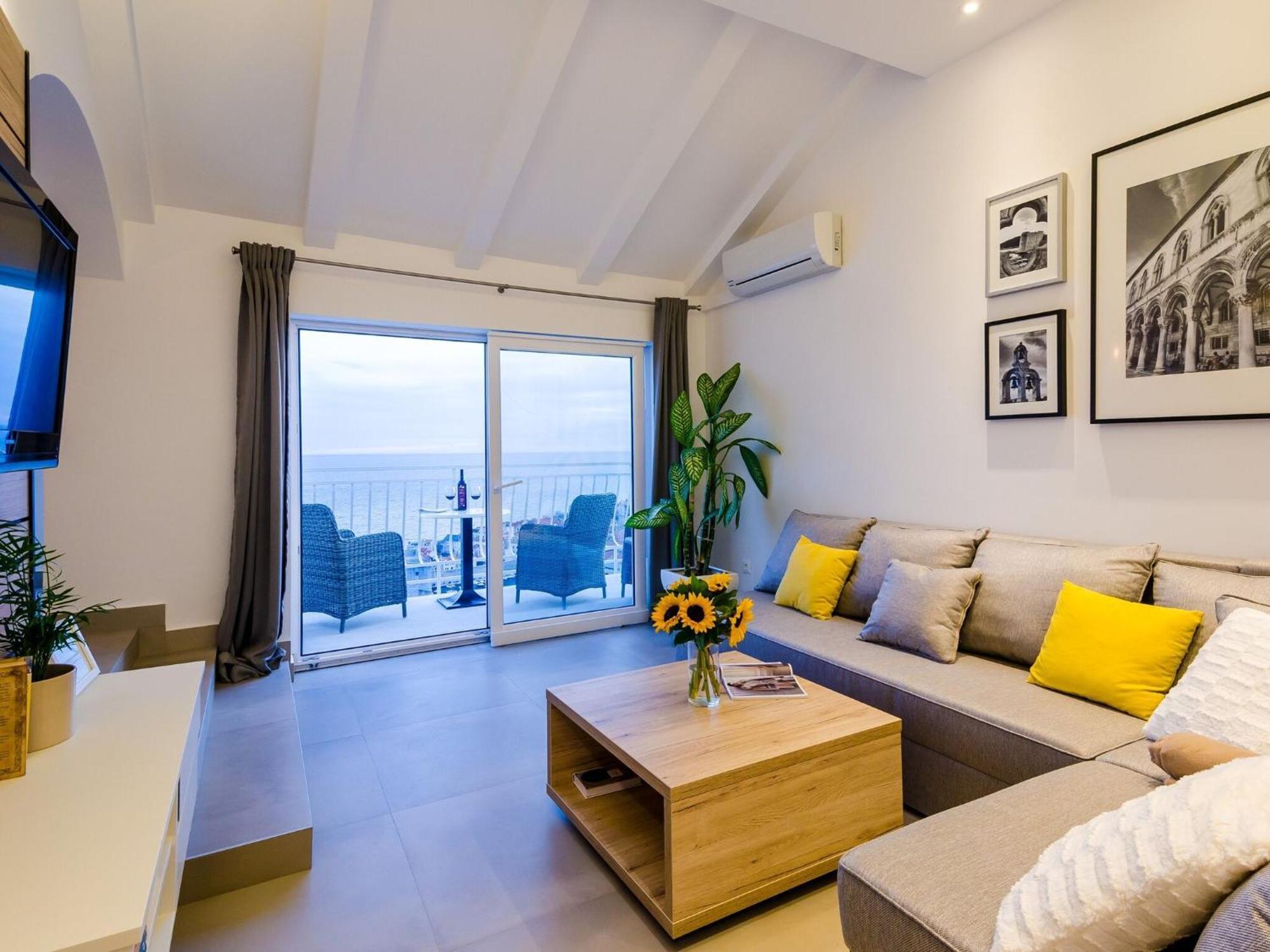 Ploce Apartments-One-Bedroom Apartment With Terrace And Sea View Дубровник Екстериор снимка